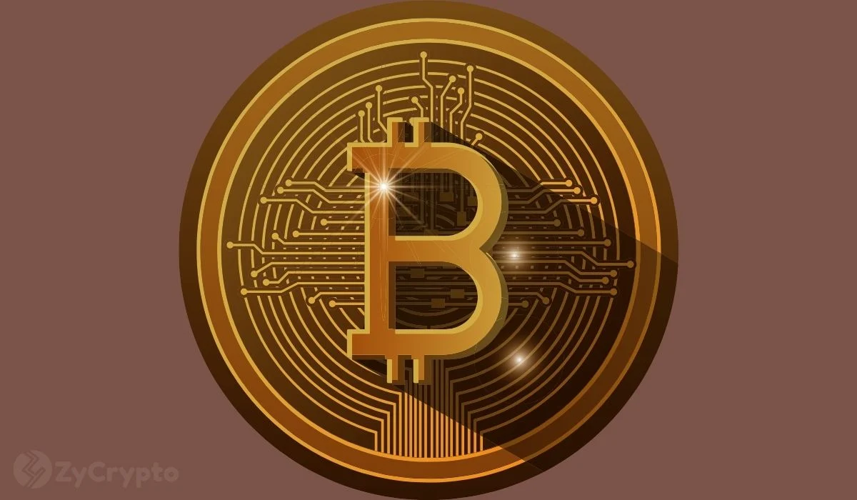 Bitcoin Faces Potential Market Correction Amidst Structural Shifts and Short-Term Trader Pressure