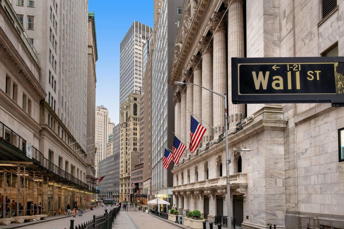 Dell Technologies’ Stellar AI-Driven Earnings Propel Dow to Historic 51,000, Igniting Broad Market Rally While Space Sector Faces Headwinds.