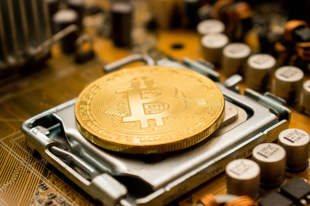 Russia Positions Itself as Global Crypto Mining Hub Amid Strategic Shift by Industry Association RACIB