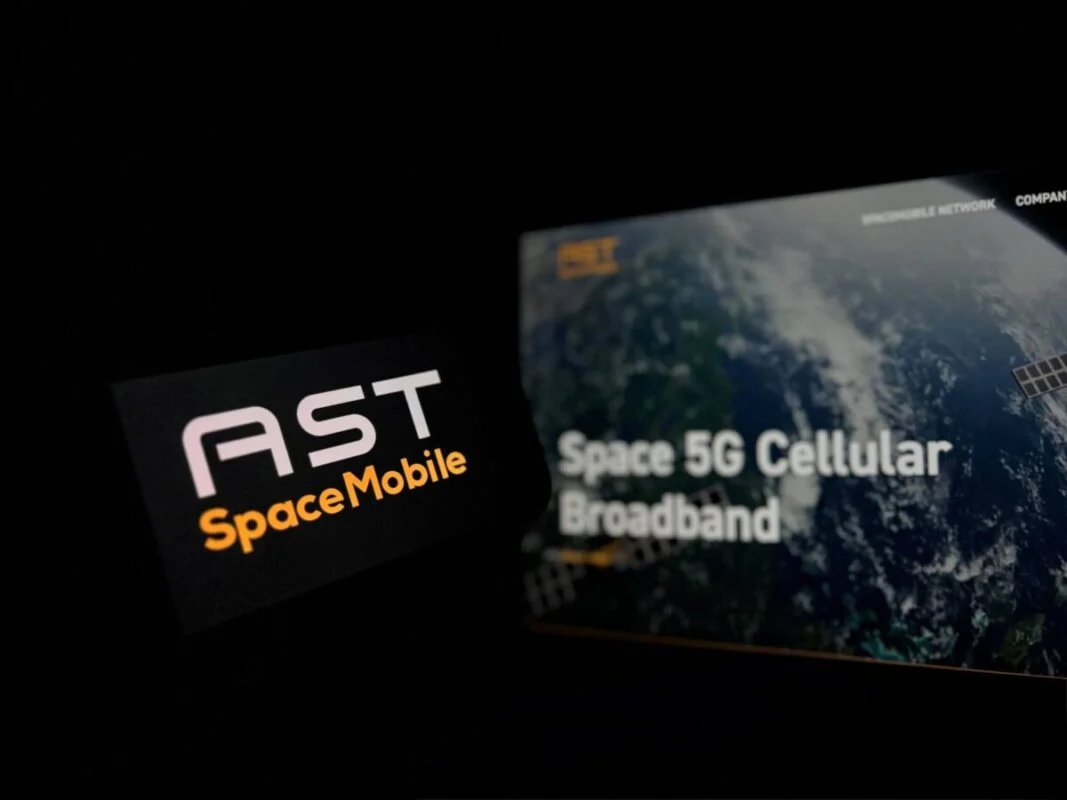 AST SpaceMobile Stock Dips Amidst Ambitious BlueBird Satellite Network Expansion and Commercialization Push